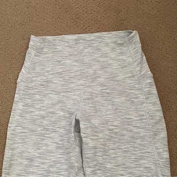 Lululemon Wunder Under Crop High-Rise *Roll Down Scallop Full-On Luxtreme 23" - Picture 6 of 14